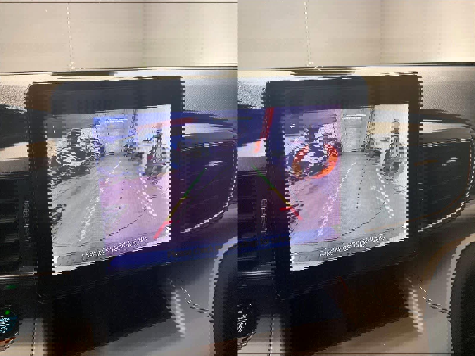 Used 2020 Ford Explorer XLT w/ Equipment Group 202A image 20