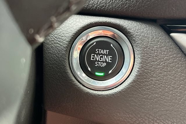 Used 2024 Cadillac XT4 Premium Luxury AWD/4WD image 30