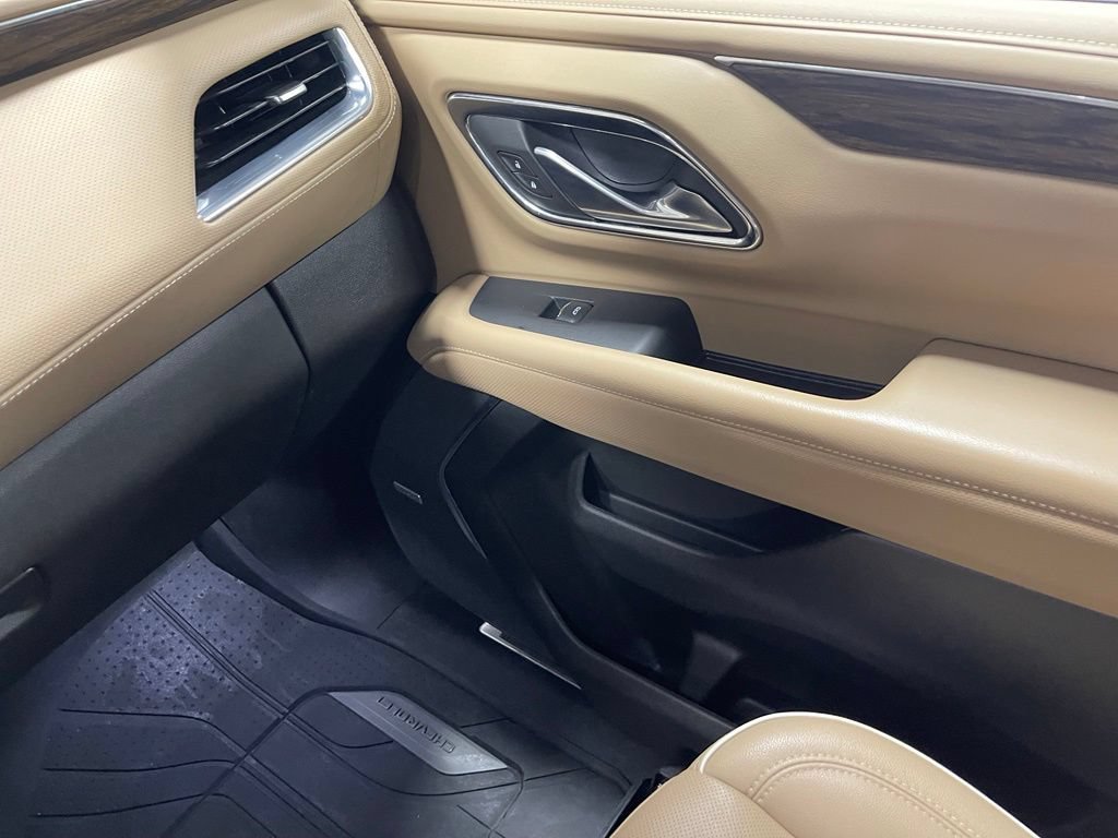 Used 2023 Chevrolet Suburban Premier w/ LPO, Illumination Package AWD/4WD image 27