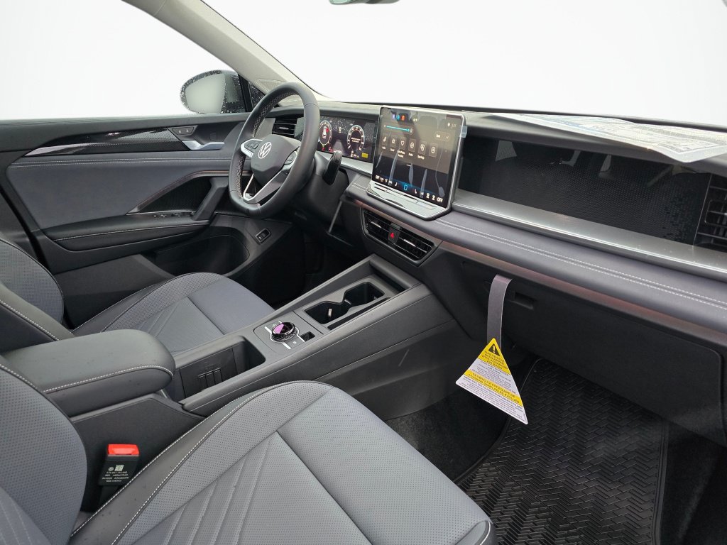 New 2026 Volkswagen Tiguan SE AWD/4WD image 32