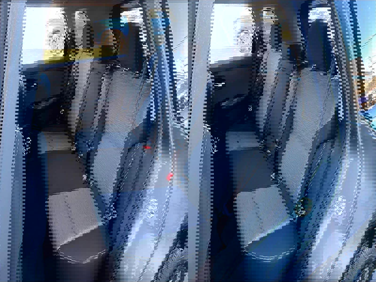 Used 2023 Nissan Rogue SV image 14