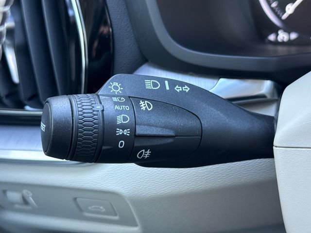 Used 2020 Volvo S60 T6 Momentum w/ Protection Package Premier image 20