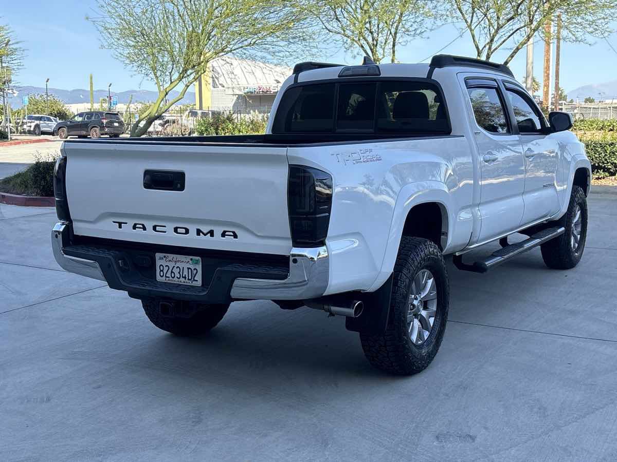 Used 2017 Toyota Tacoma SR5 w/ Tow Package image 3