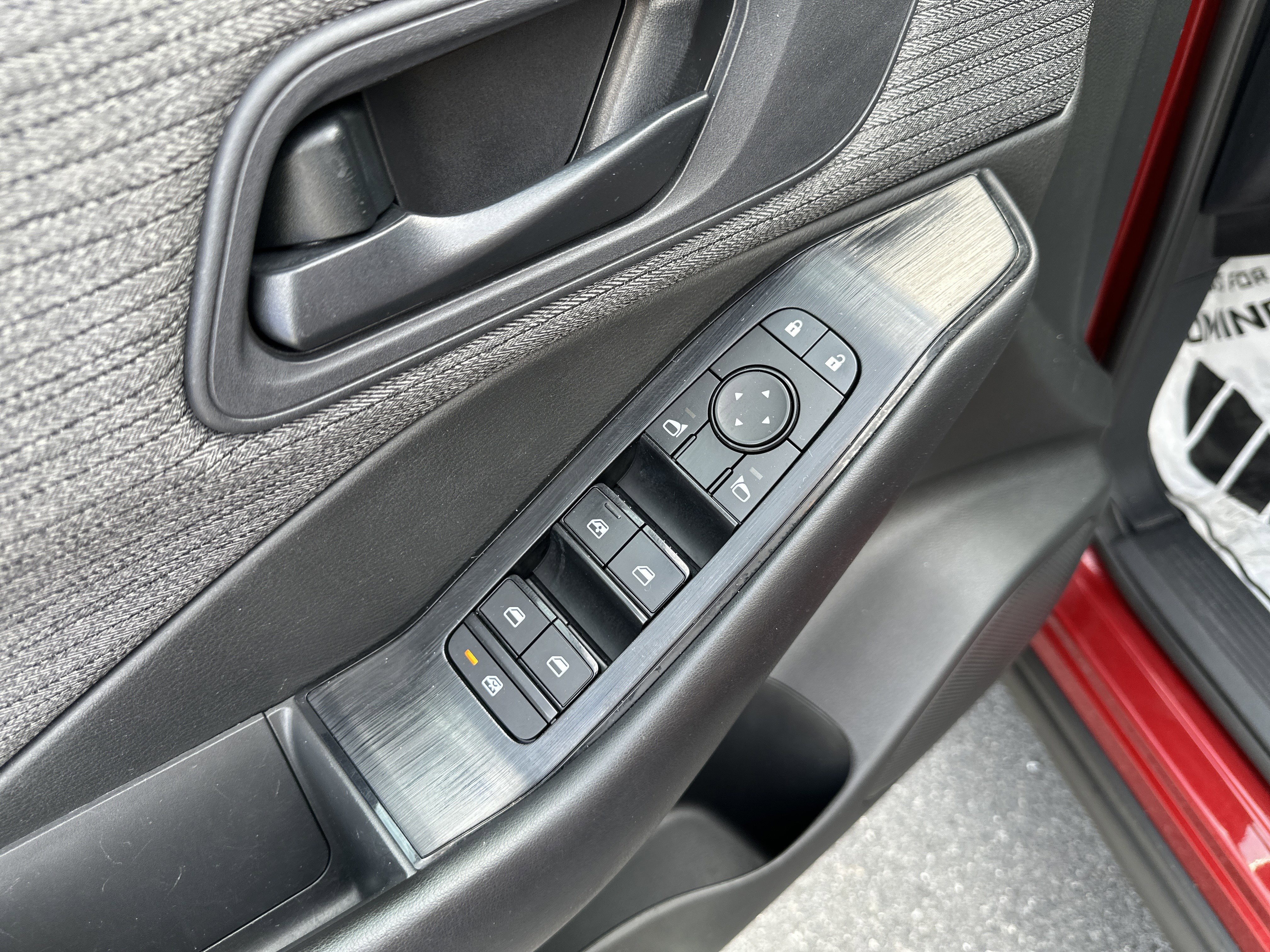 Used 2023 Nissan Rogue S image 16