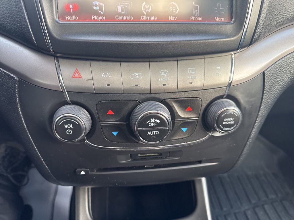 Used 2018 Dodge Journey Crossroad w/ Nav & Sun Group FWD image 22