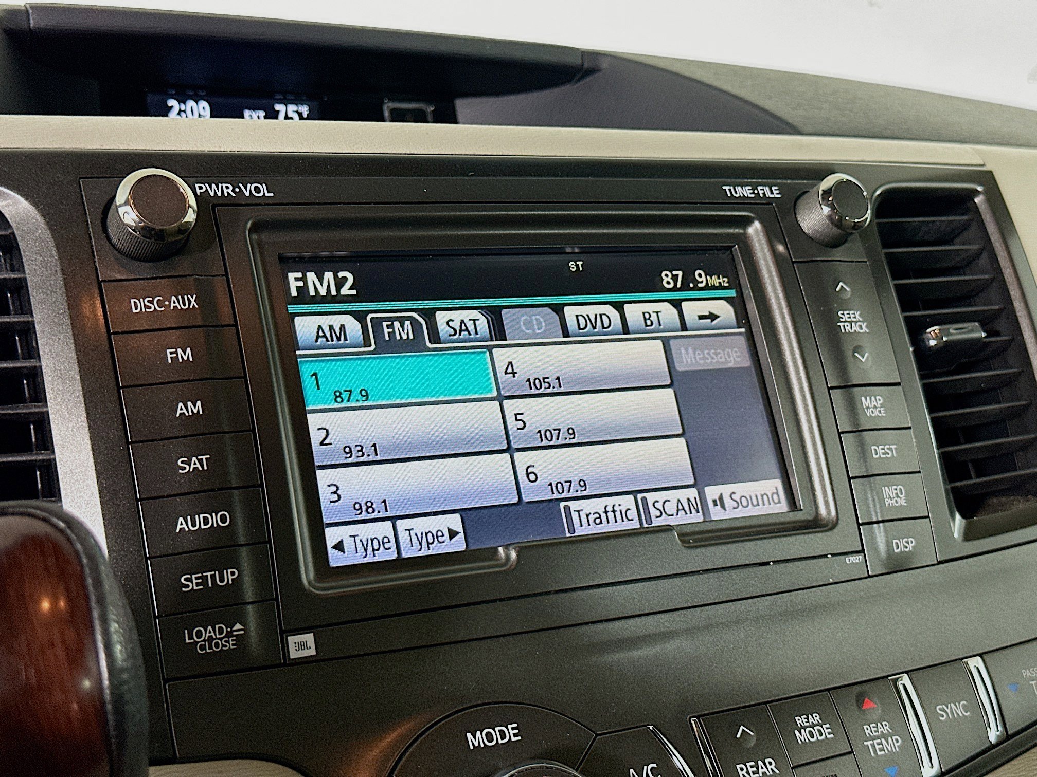 Used 2013 Toyota Sienna Limited w/ Premium Pkg FWD image 21