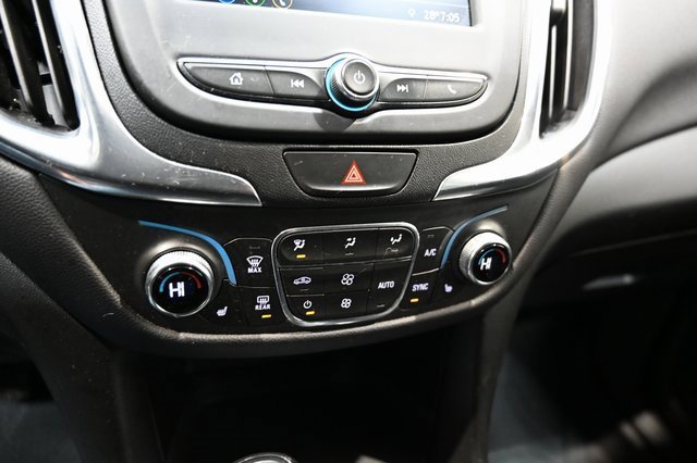 Used 2021 Chevrolet Equinox LT image 17