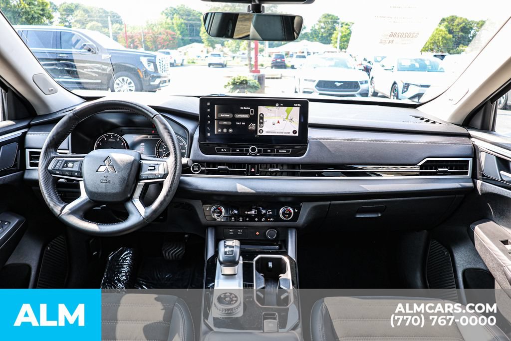 Used 2025 Mitsubishi Outlander SE FWD image 30