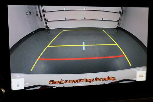 Used 2025 Toyota Camry SE image 27