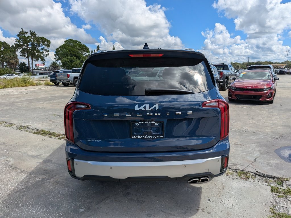 Certified 2024 Kia Telluride S w/ S Sunroof Package FWD image 7