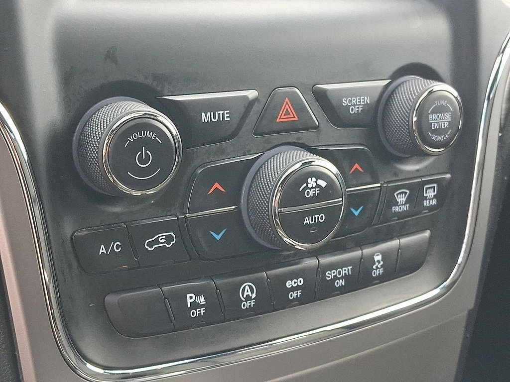 Used 2021 Jeep Grand Cherokee Laredo AWD/4WD image 25