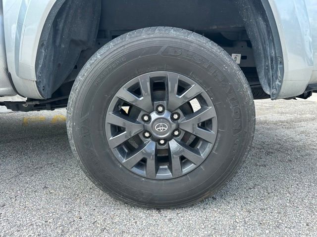 Used 2023 Toyota Tacoma SR5 w/ Technology Package image 26