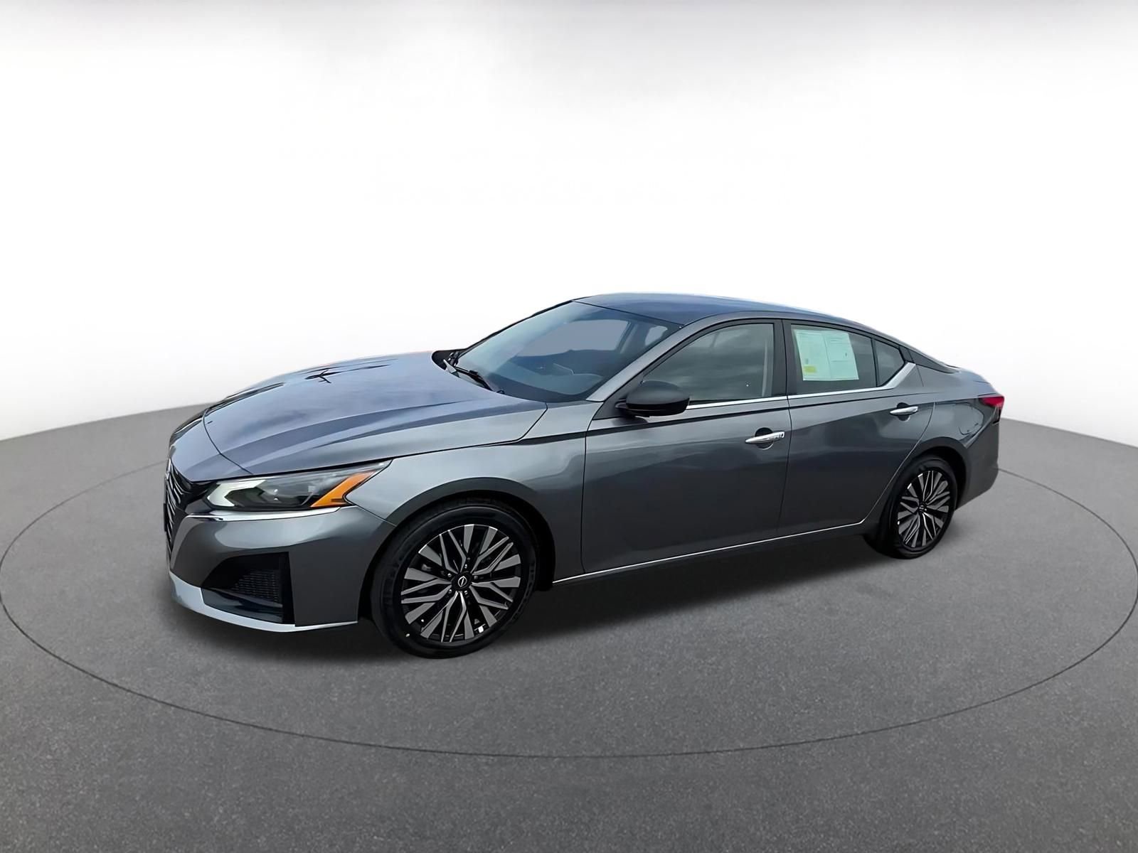 Used 2025 Nissan Altima 2.5 SV image 8