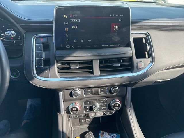 Used 2024 GMC Yukon XL SLT w/ SLT Premium Package image 11