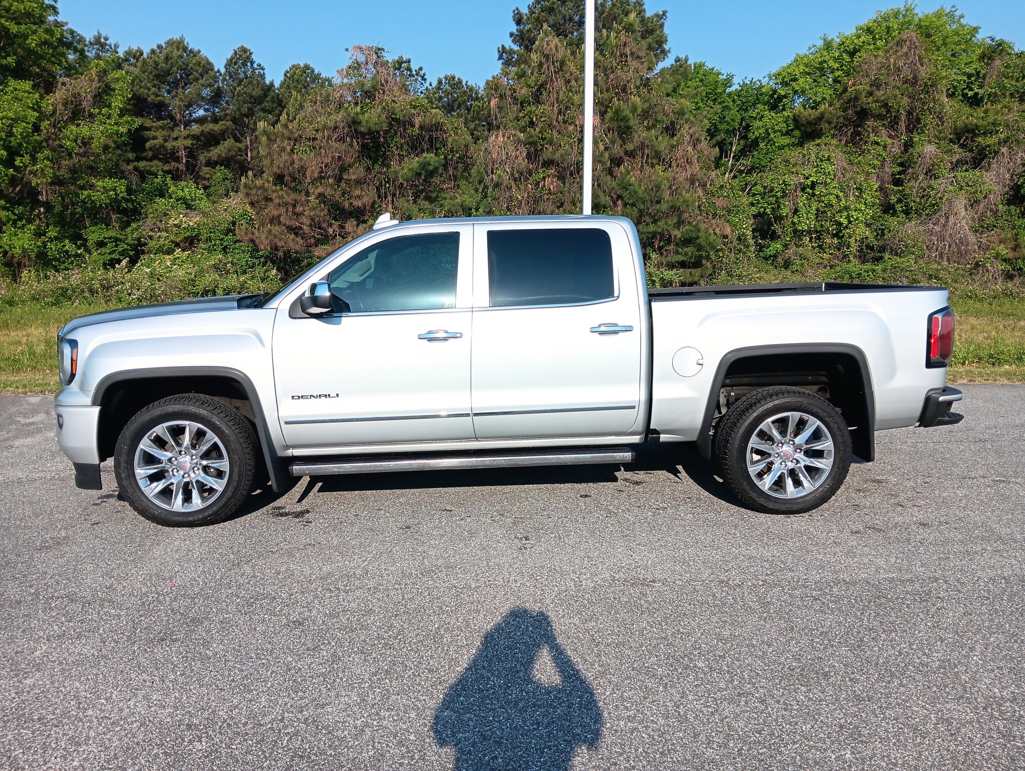 Used 2018 GMC Sierra 1500 Denali w/ Denali Ultimate Package AWD/4WD image 3