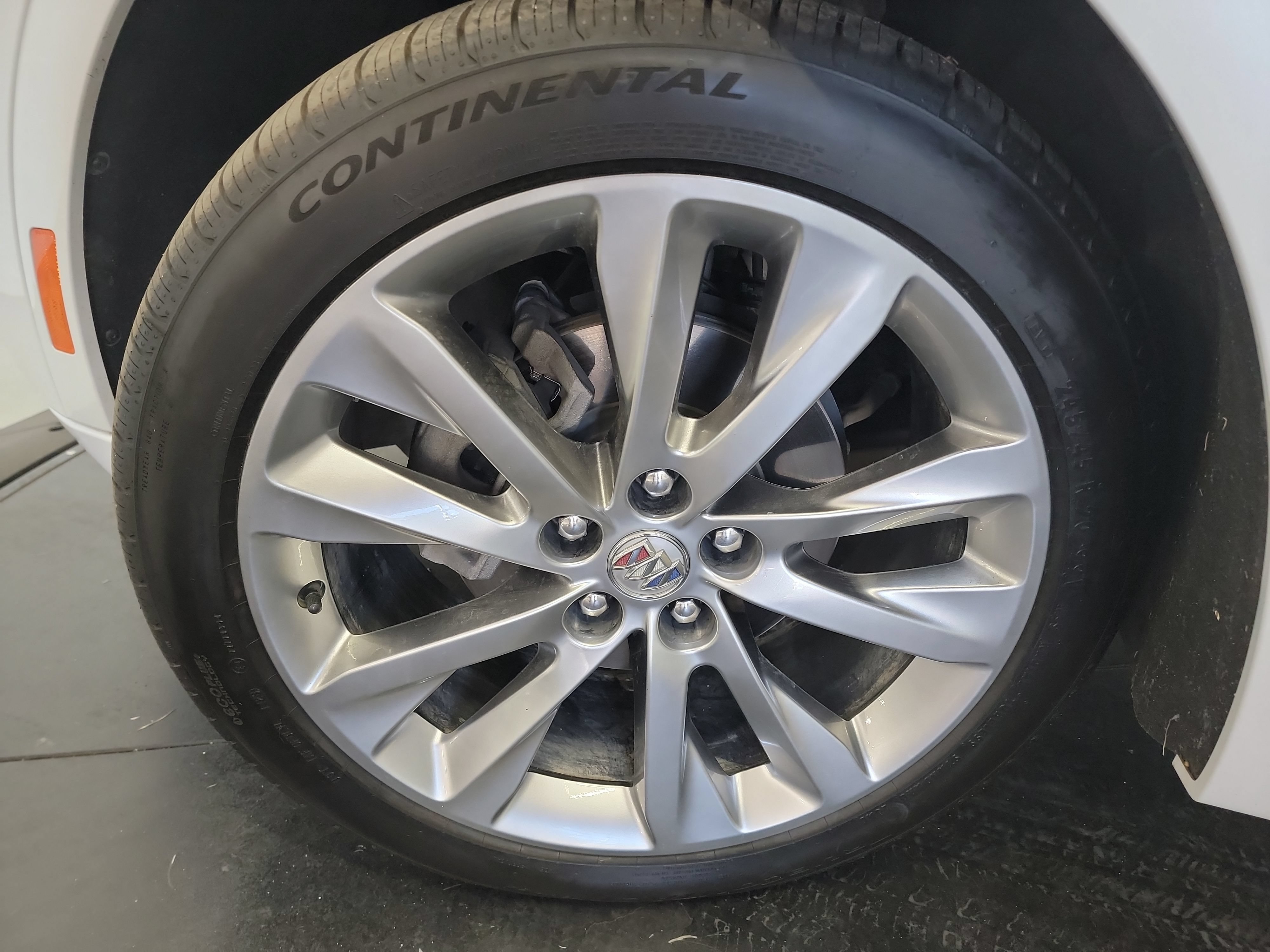 Used 2023 Buick Envision Avenir AWD/4WD image 30