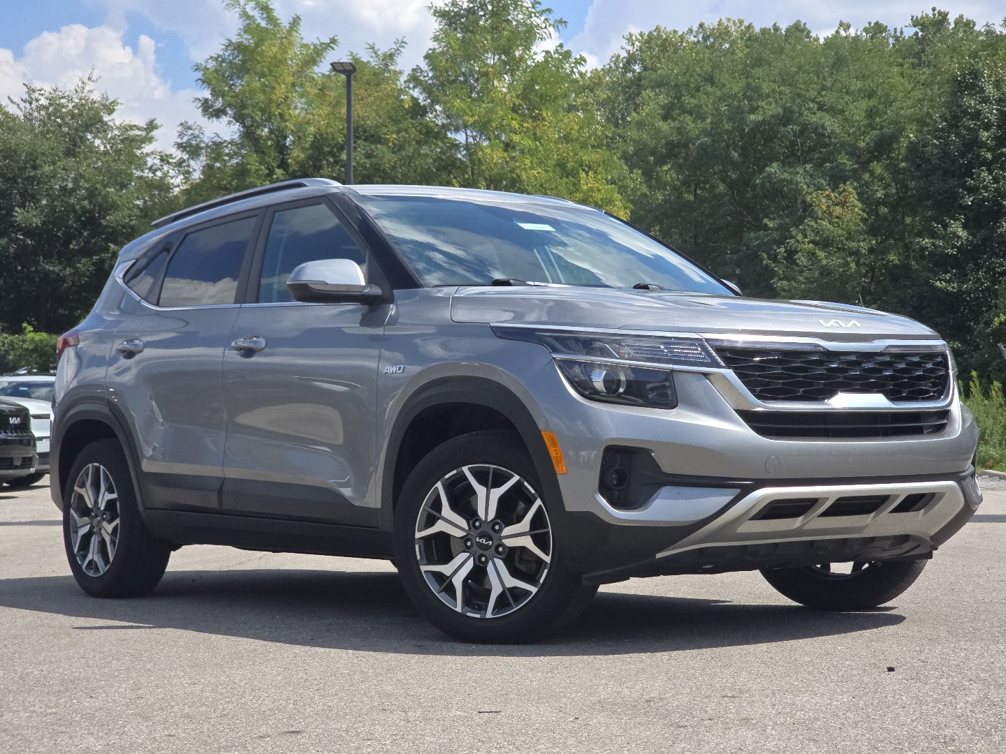 Used 2023 Kia Seltos EX AWD/4WD image 2