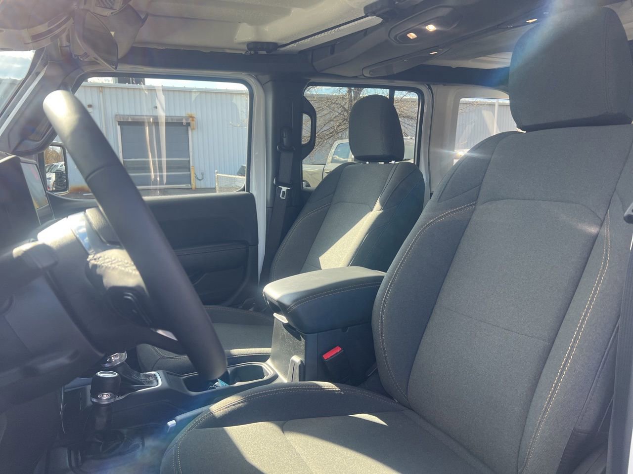 Used 2025 Jeep Wrangler Sahara 4xe image 17