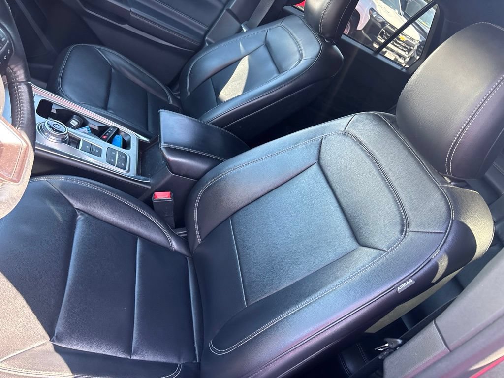 Used 2020 Ford Explorer XLT w/ Equipment Group 202A RWD image 20
