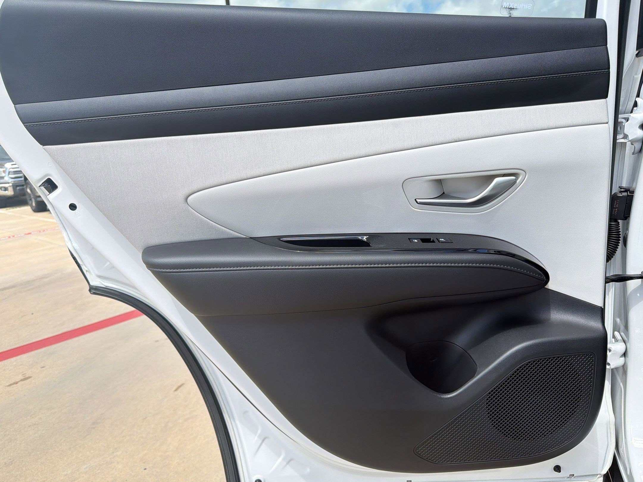 Certified 2025 Hyundai Tucson Limited AWD/4WD image 25