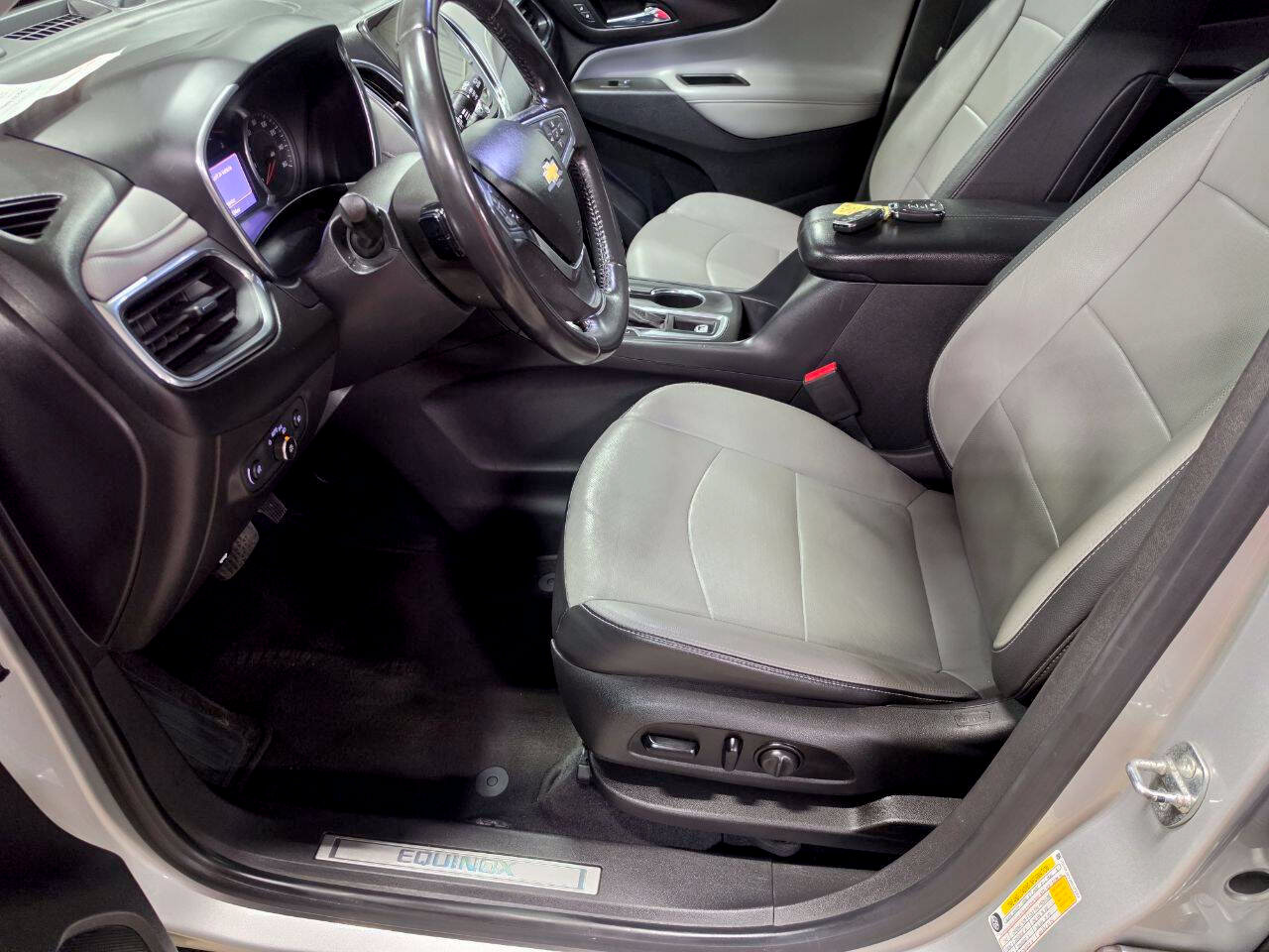 Used 2021 Chevrolet Equinox Premier w/ LPO, Floor Liner Package AWD/4WD image 23
