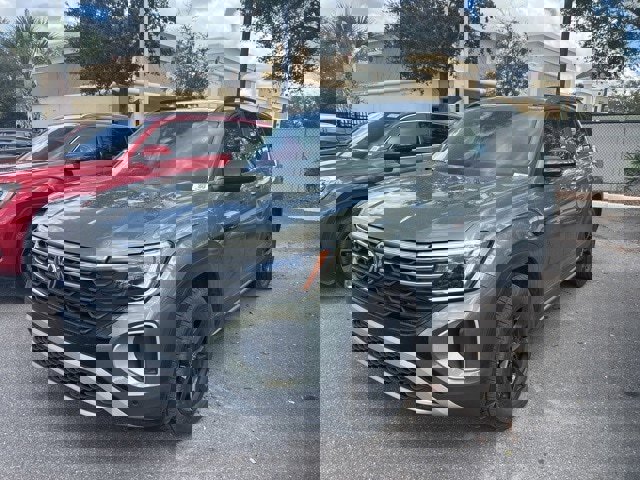 Certified 2025 Volkswagen Atlas Peak Edition SE image 1