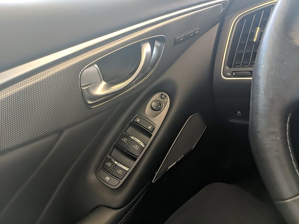 Used 2017 INFINITI Q50 3.0t Premium w/ 3.0T Premium Plus Package AWD/4WD image 31