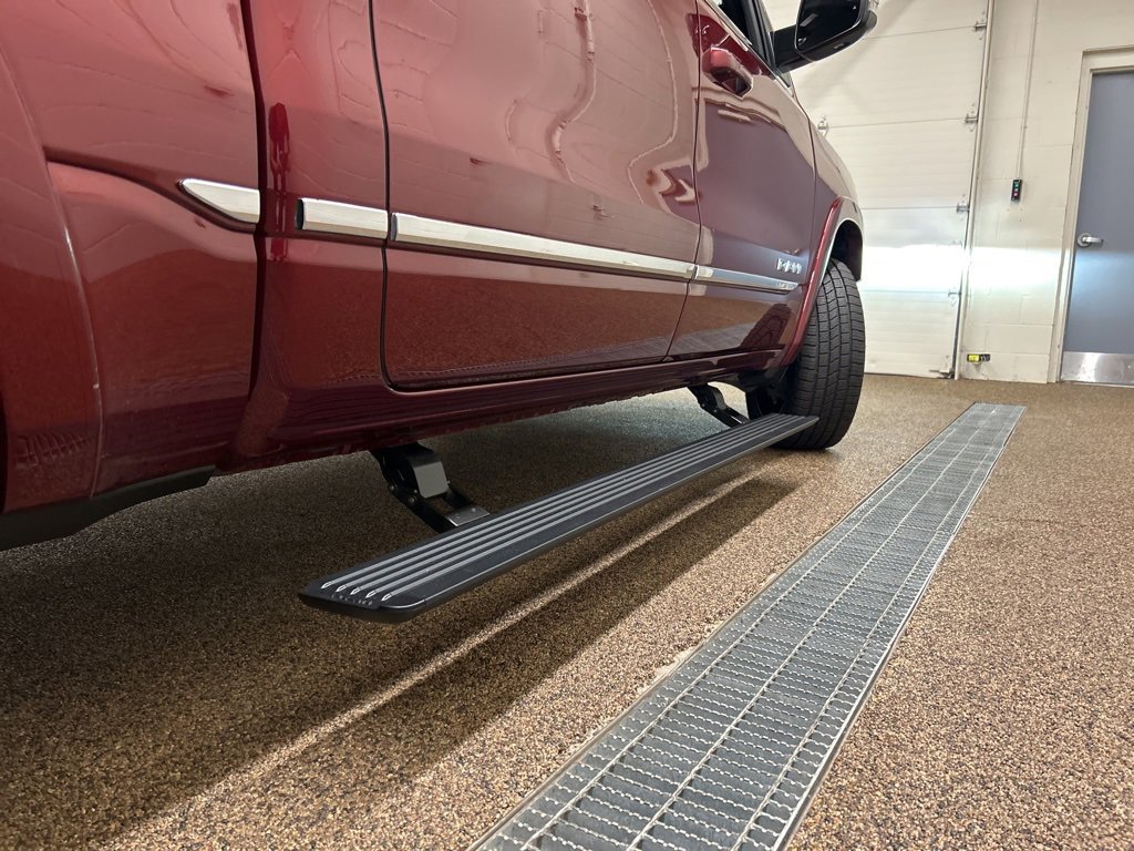 Used 2023 RAM 1500 Limited w/ Body Color Bumper Group image 30