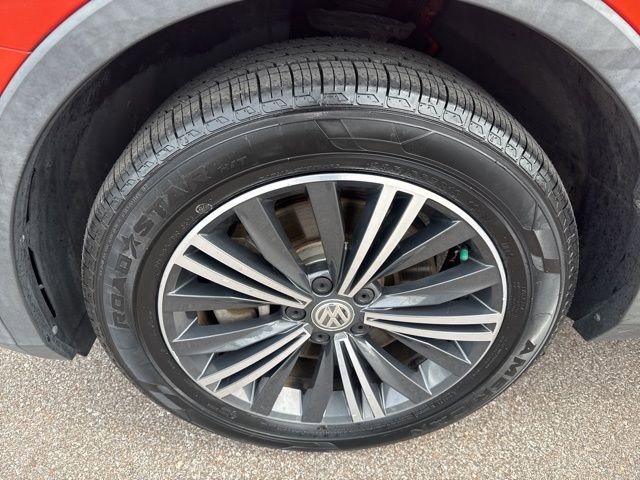 Used 2018 Volkswagen Tiguan SEL FWD image 12