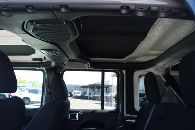 Used 2022 Jeep Wrangler Unlimited Sahara w/ Cold Weather Group AWD/4WD image 41