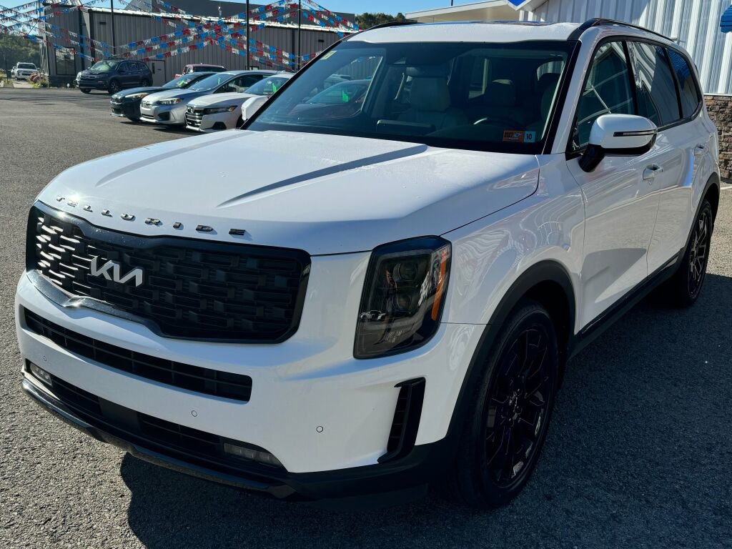 Used 2022 Kia Telluride SX w/ Nightfall Edition Package image 3
