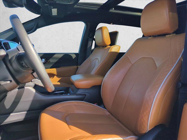 Used 2021 Chrysler Pacifica Pinnacle FWD image 17