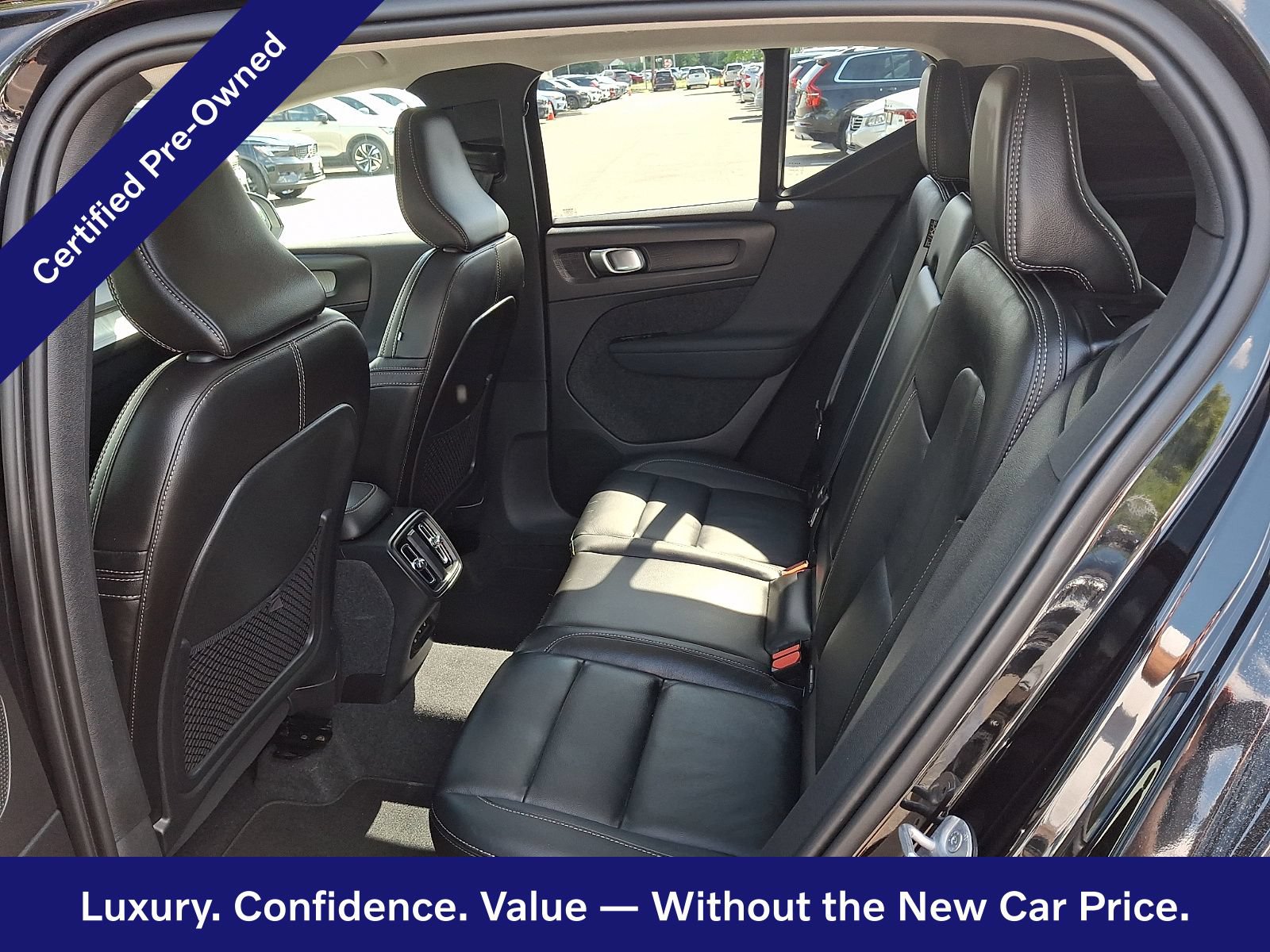 Certified 2024 Volvo XC40 B5 Plus w/ Climate Package AWD/4WD image 11
