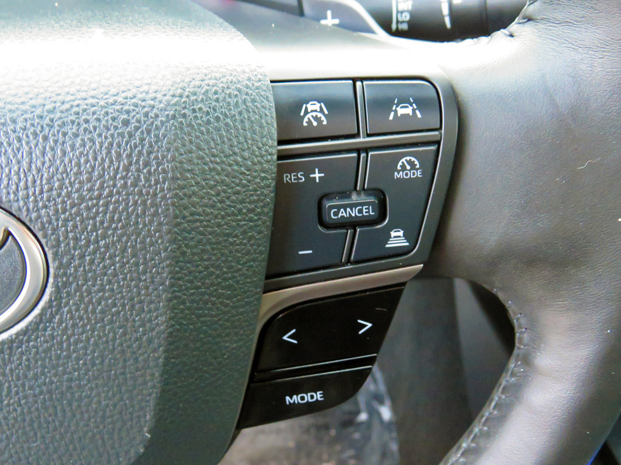 Used 2025 Toyota Camry XSE image 28