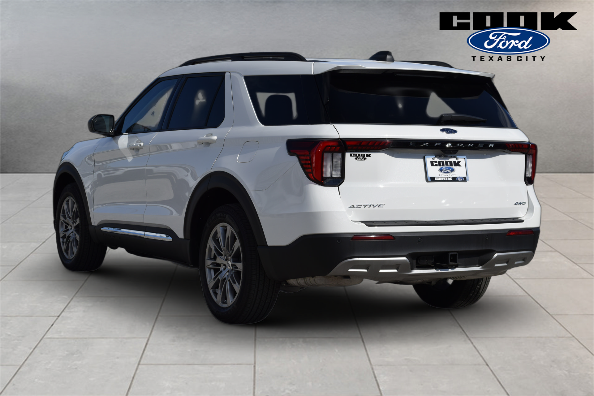 Used 2025 Ford Explorer Active w/ Active Comfort Package AWD/4WD image 4