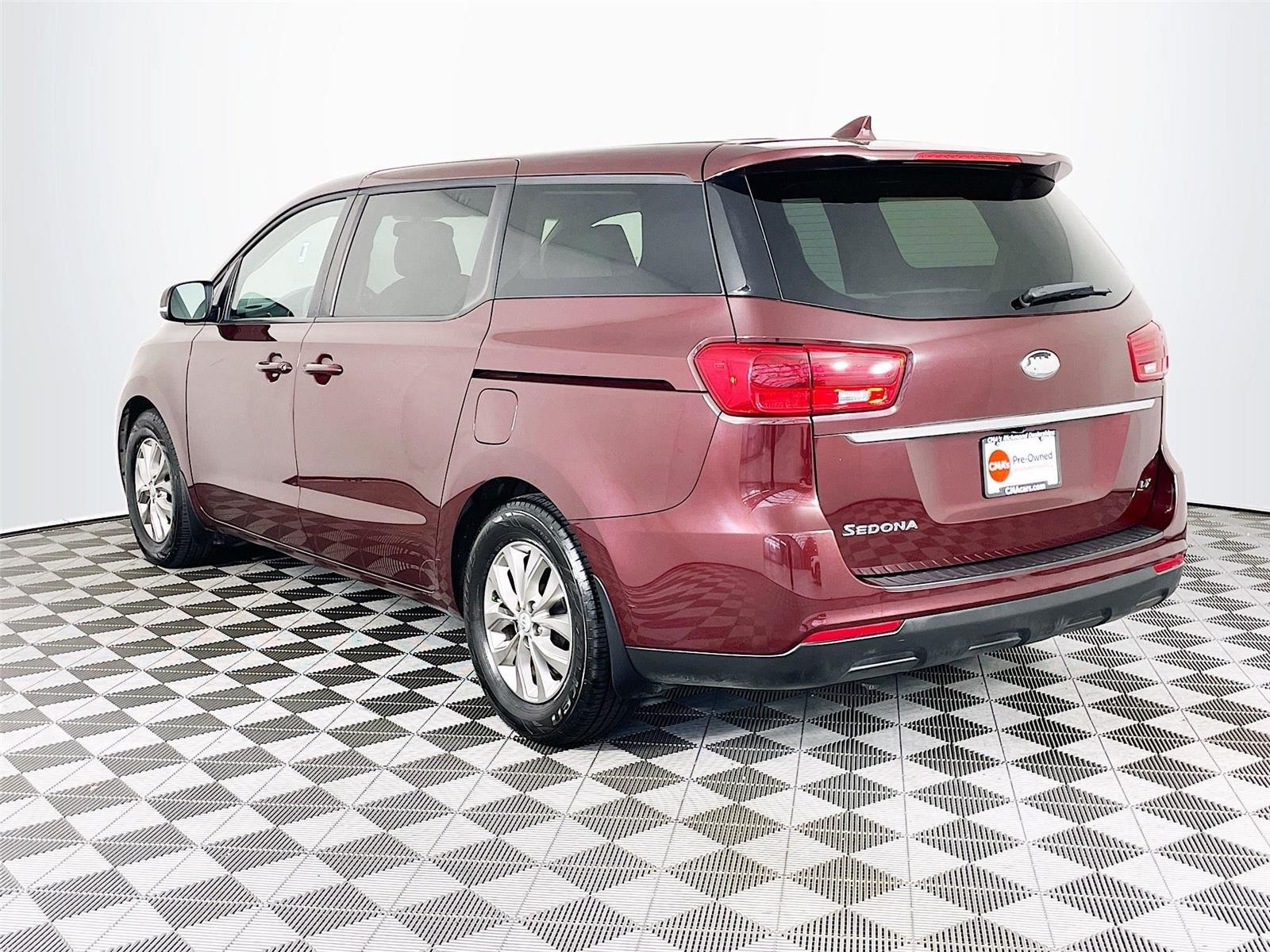 Used 2019 Kia Sedona LX FWD image 6
