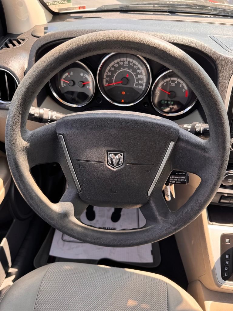 Used 2011 Dodge Caliber Mainstreet FWD image 22