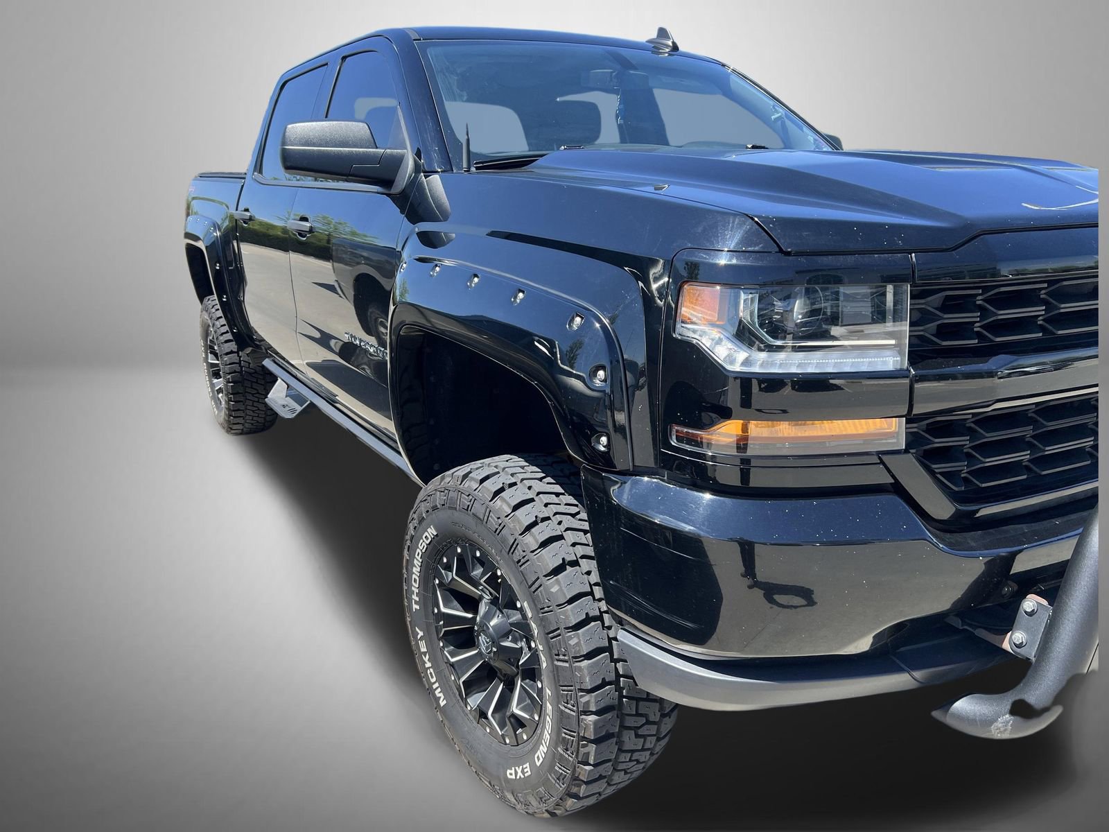 Used 2018 Chevrolet Silverado 1500 Custom w/ Custom Value Package AWD/4WD image 2