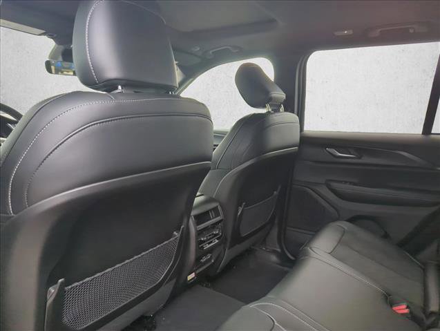 New 2025 Jeep Grand Cherokee Altitude image 18