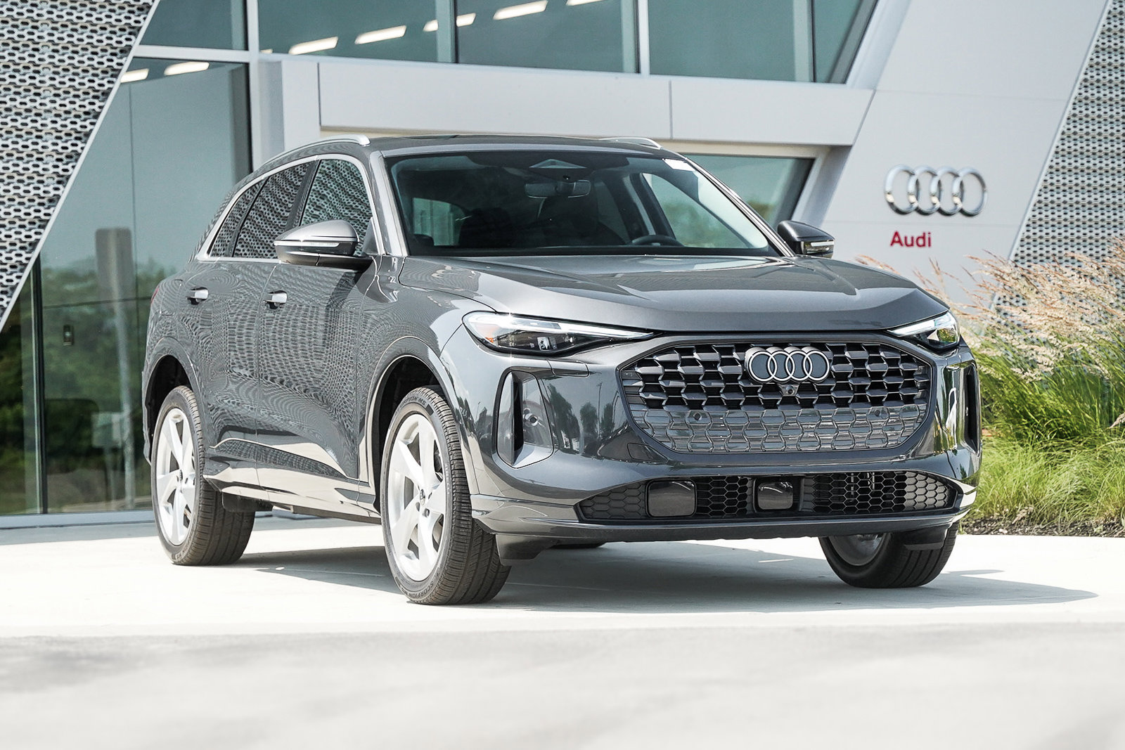 New 2025 Audi Q5 Premium Plus