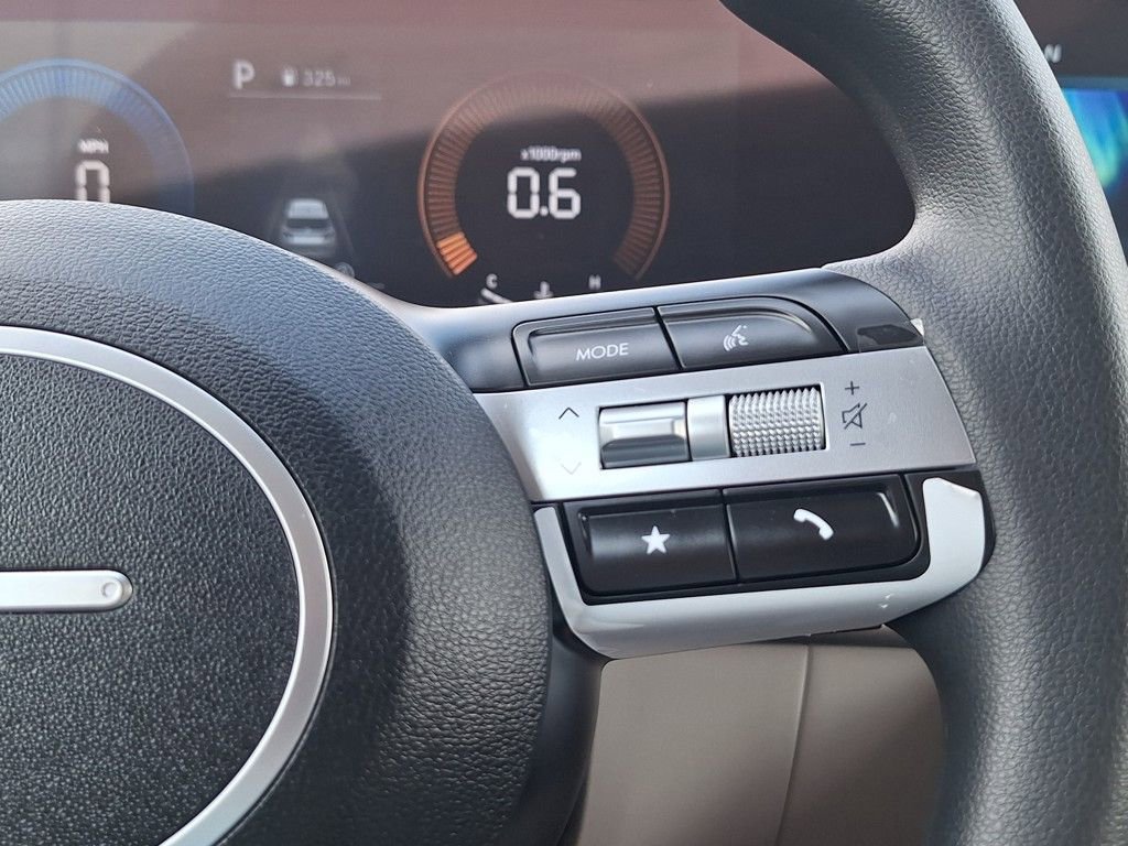 New 2025 Hyundai Tucson SE image 17