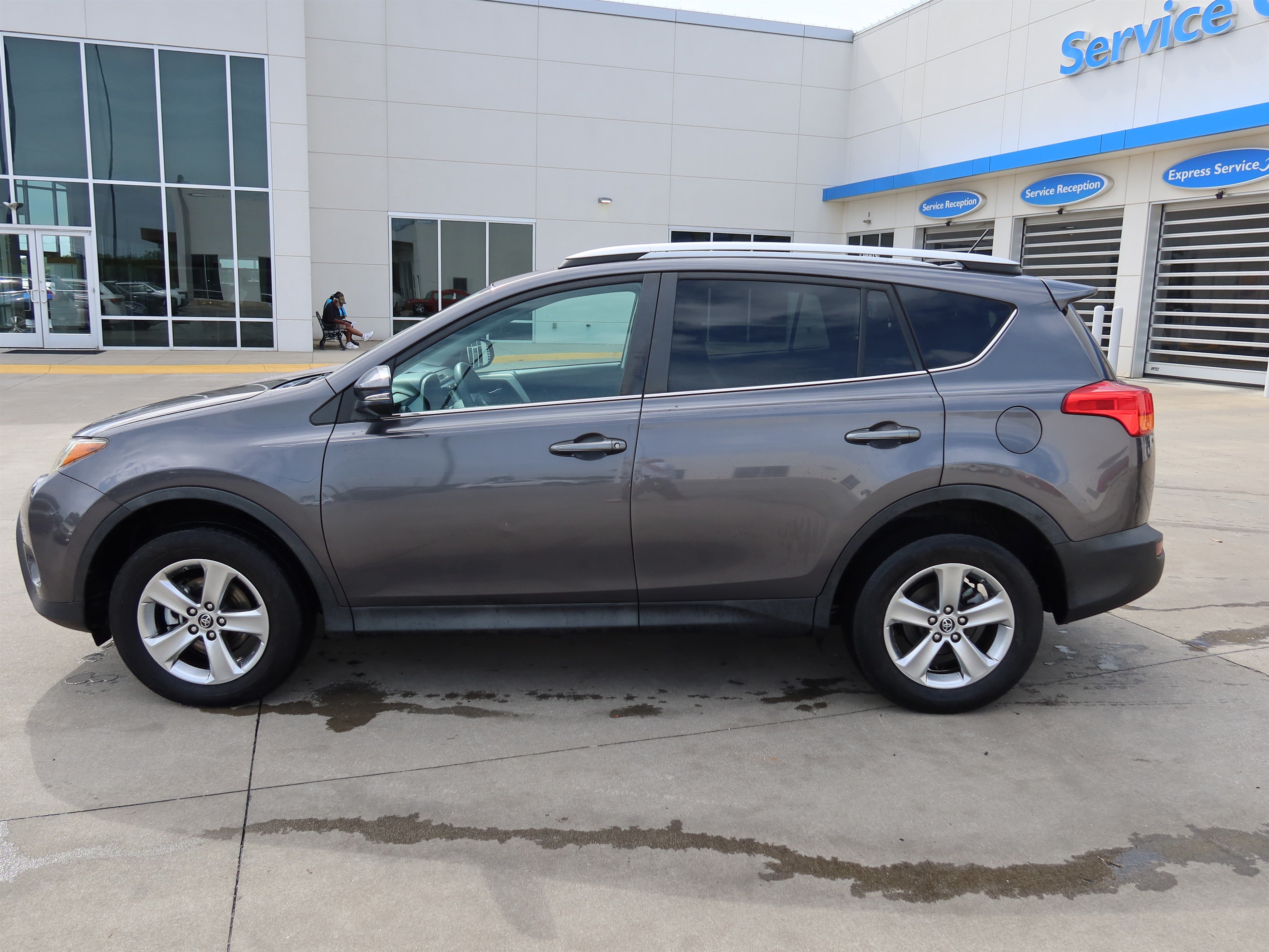 Used 2015 Toyota RAV4 XLE FWD image 7