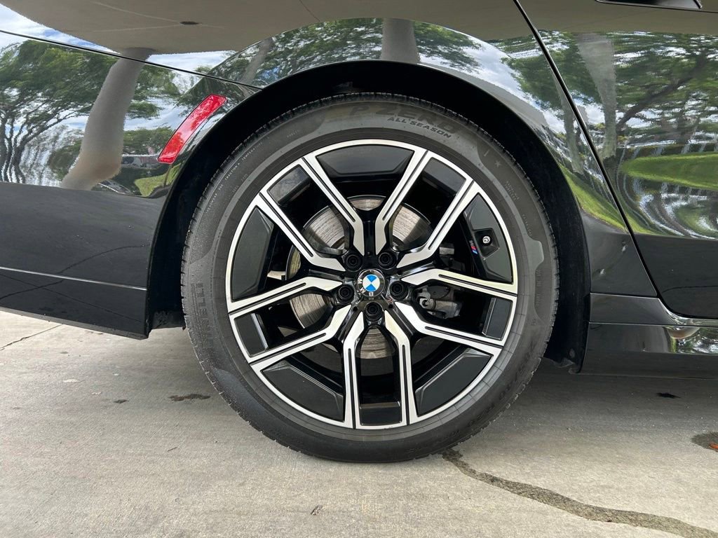 Used 2025 BMW 740i RWD image 19