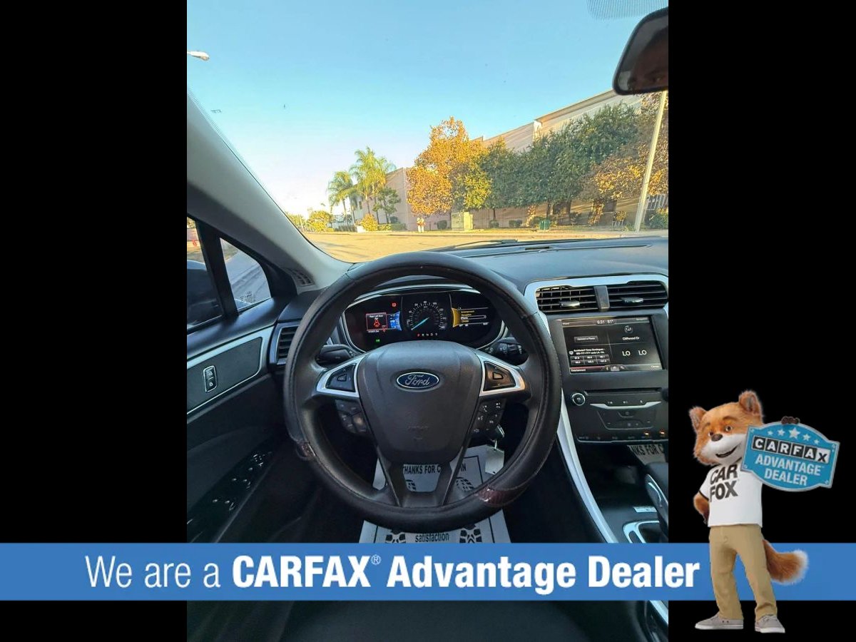 Used 2015 Ford Fusion SE FWD image 34