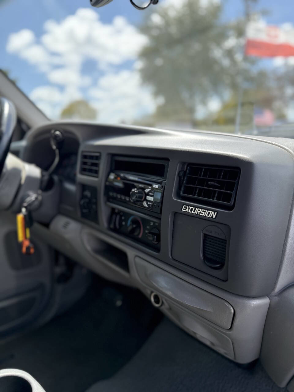 Used 2001 Ford Excursion XLT image 20