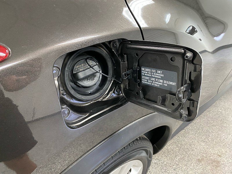 Used 2013 Nissan Juke S image 27