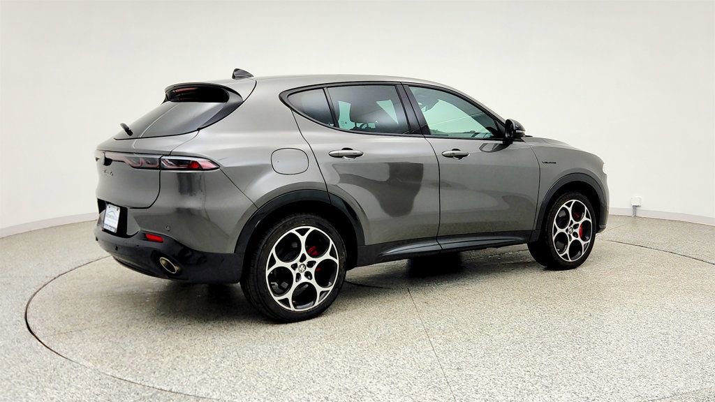 Used 2024 Alfa Romeo Tonale Veloce AWD/4WD image 5