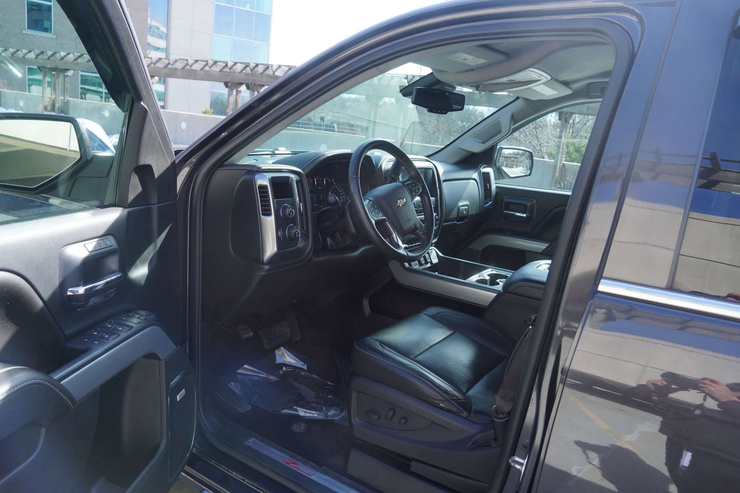 Used 2016 Chevrolet Silverado 1500 LTZ Z71 w/ LTZ Plus Package AWD/4WD image 11