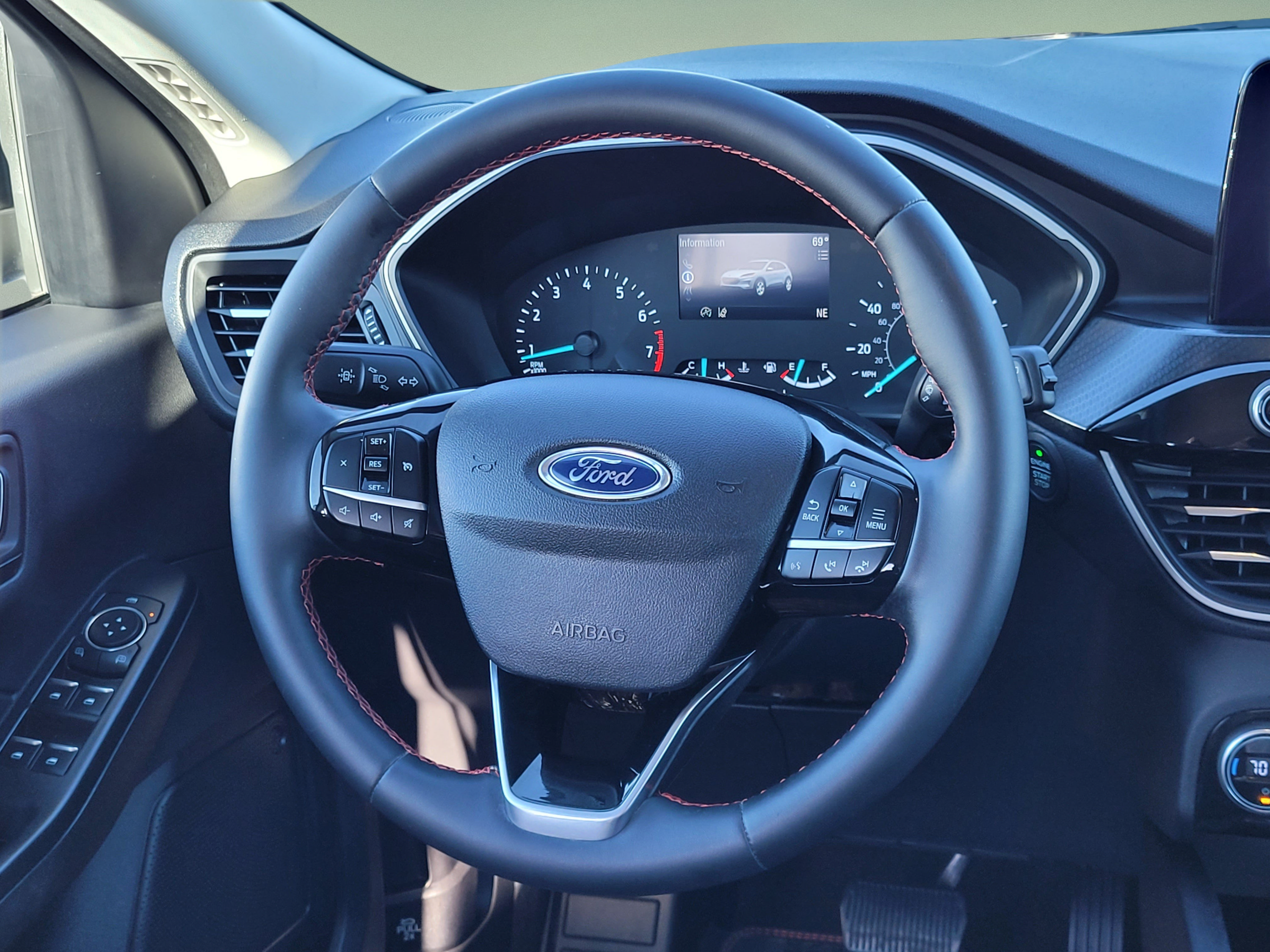 Certified 2021 Ford Escape SEL w/ SEL Stealth AWD Package image 12