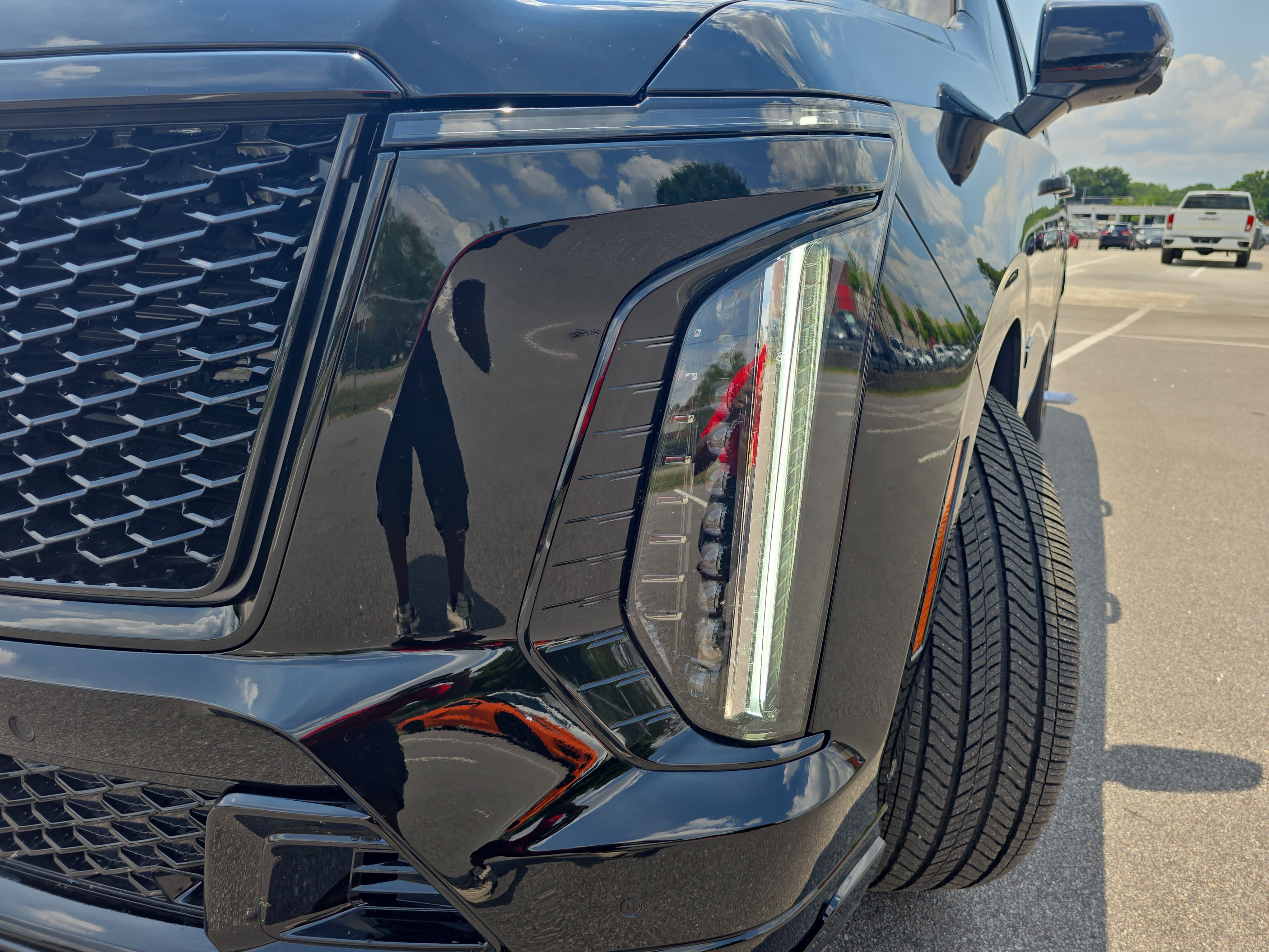 Used 2026 Cadillac Escalade ESV V AWD/4WD image 33
